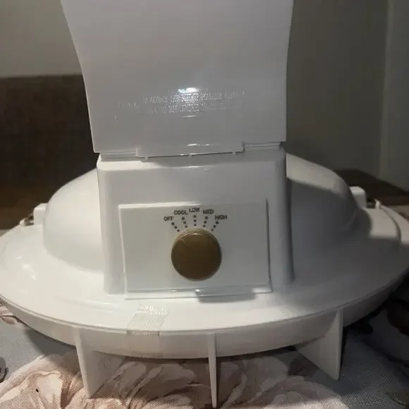 Gold N Hot Full-Hood 1400 Watt Professional Hair Dryer Pre-Owned - Tested - Picture 3 of 4